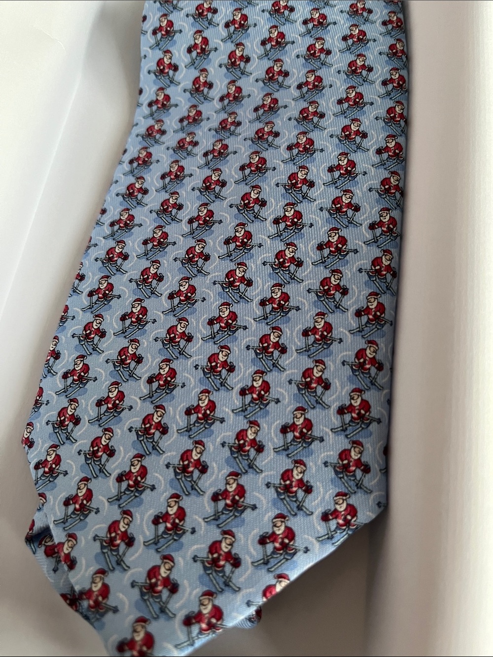 Vineyard Vines Light Blue Silk Tie with Red and White Skiing Santa! New.